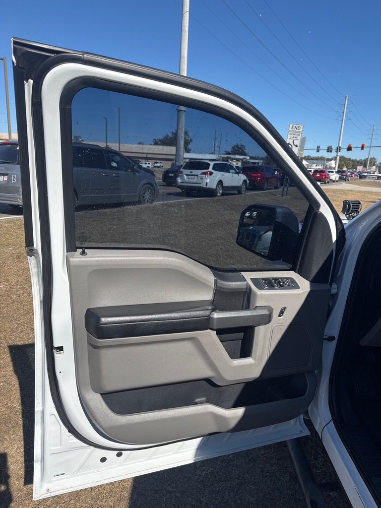 Ford F-150 4WD SuperCrew 145" XLT 2016