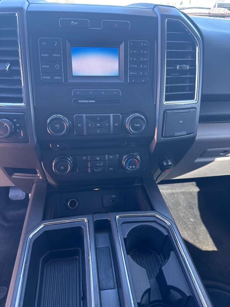 Ford F-150 4WD SuperCrew 145" XLT 2016