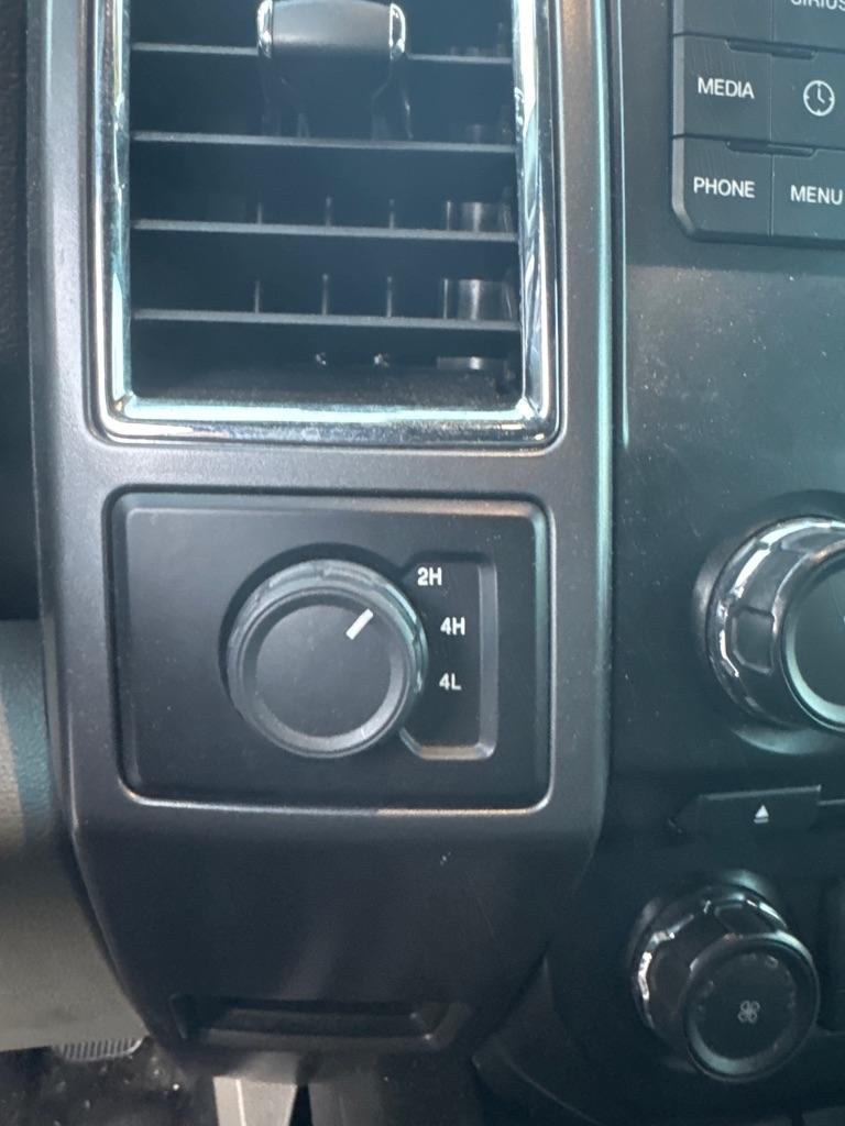 Ford F-150 4WD SuperCrew 145" XLT 2016