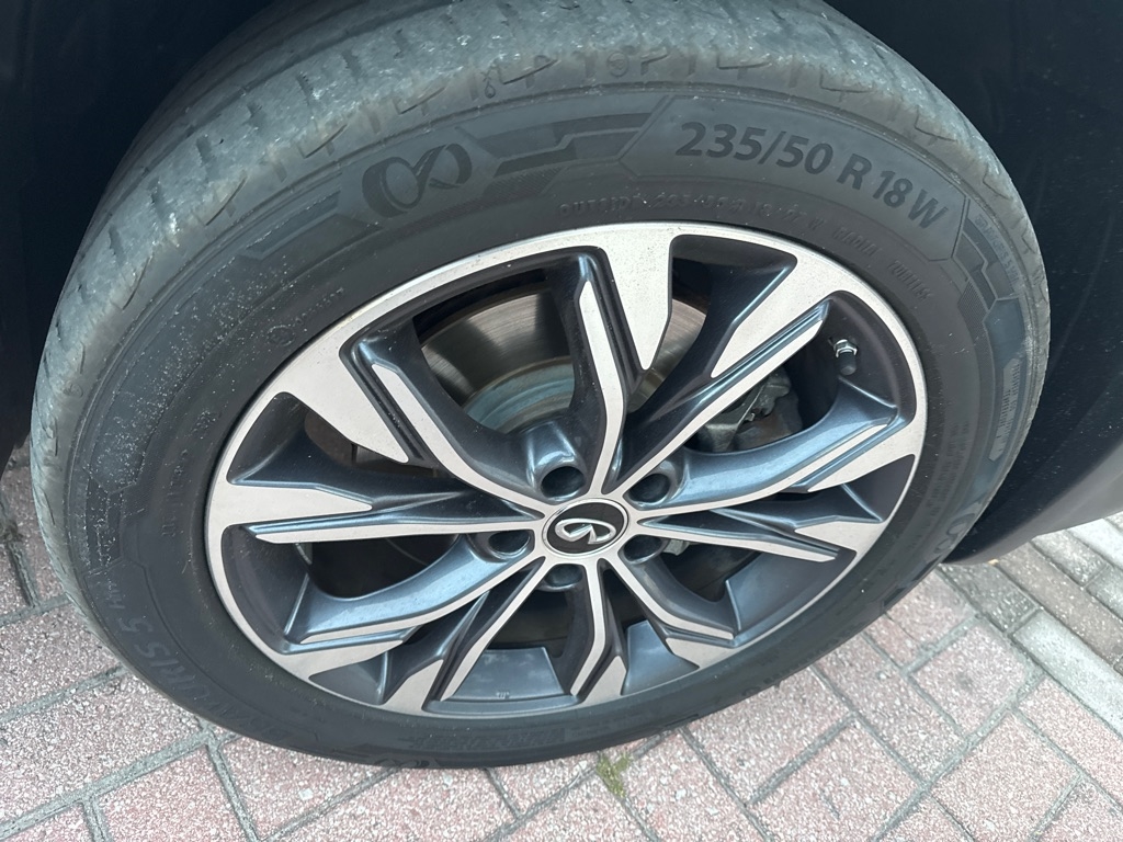 Infiniti QX30 Luxury AWD 2017