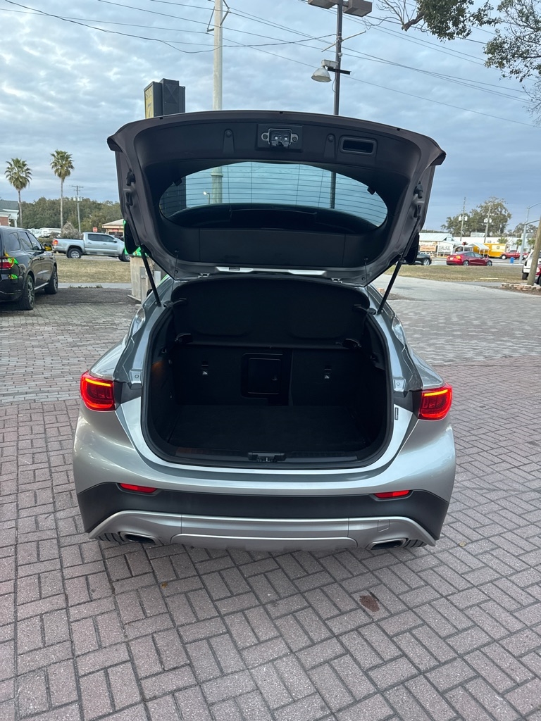 Infiniti QX30 Luxury AWD 2017