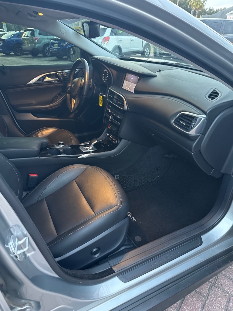 Infiniti QX30 Luxury AWD 2017