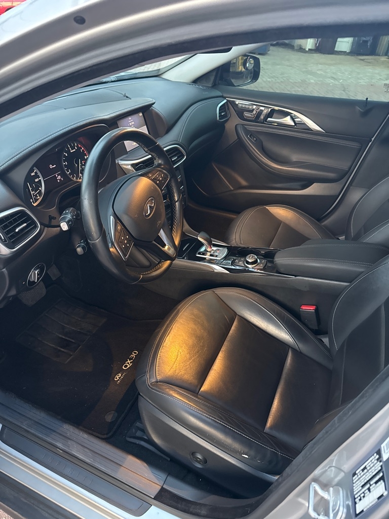 Infiniti QX30 Luxury AWD 2017