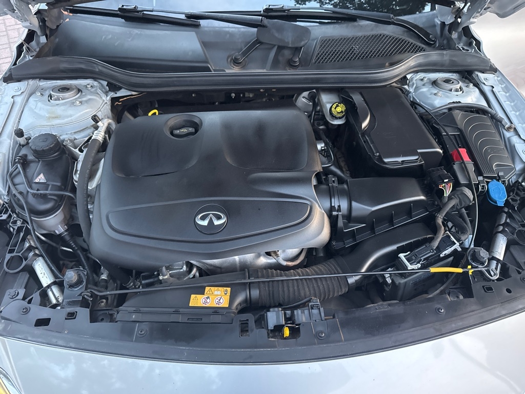 Infiniti QX30 Luxury AWD 2017