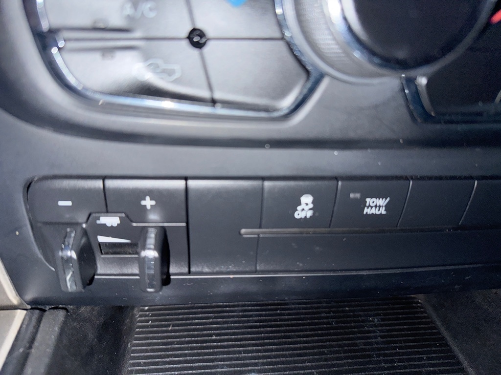 RAM 1500 2WD Crew Cab 140.5" Big Horn 2013