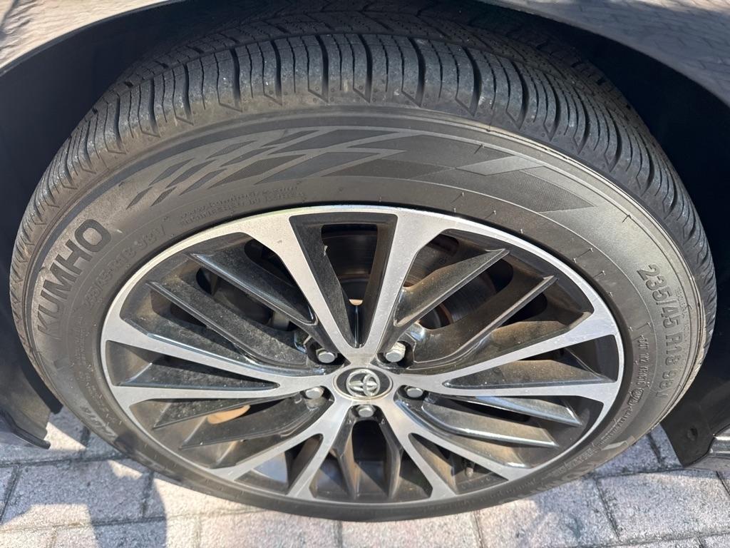 Toyota Camry XLE Auto (Natl) 2018