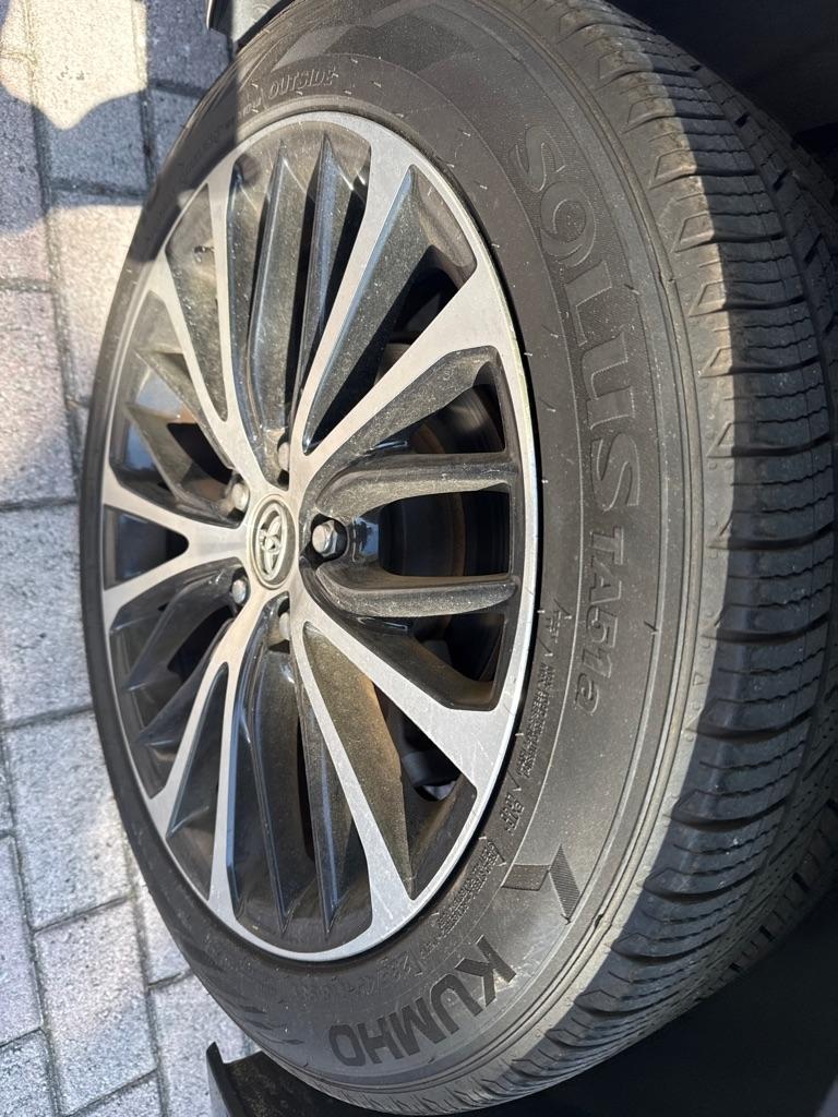 Toyota Camry XLE Auto (Natl) 2018