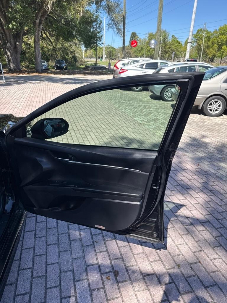 Toyota Camry XLE Auto (Natl) 2018