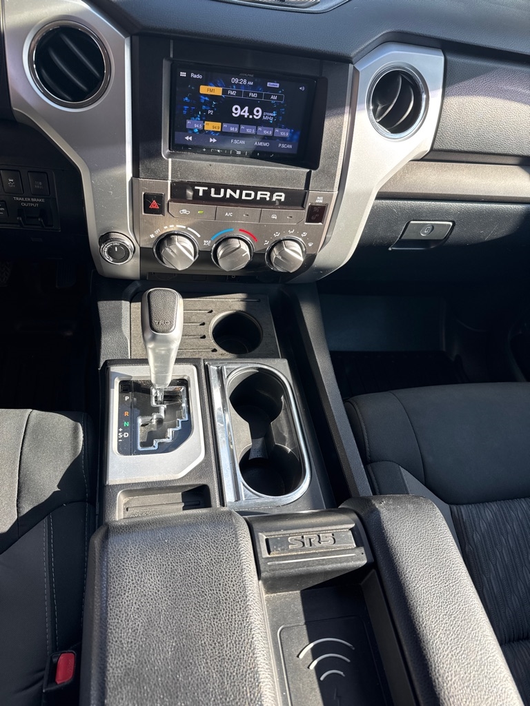 Toyota Tundra 4WD Limited Double Cab 6.5' Bed 5.7L (Natl) 2019