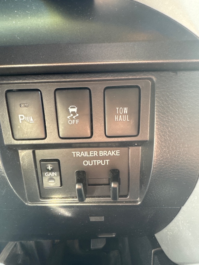 Toyota Tundra 4WD Limited Double Cab 6.5' Bed 5.7L (Natl) 2019