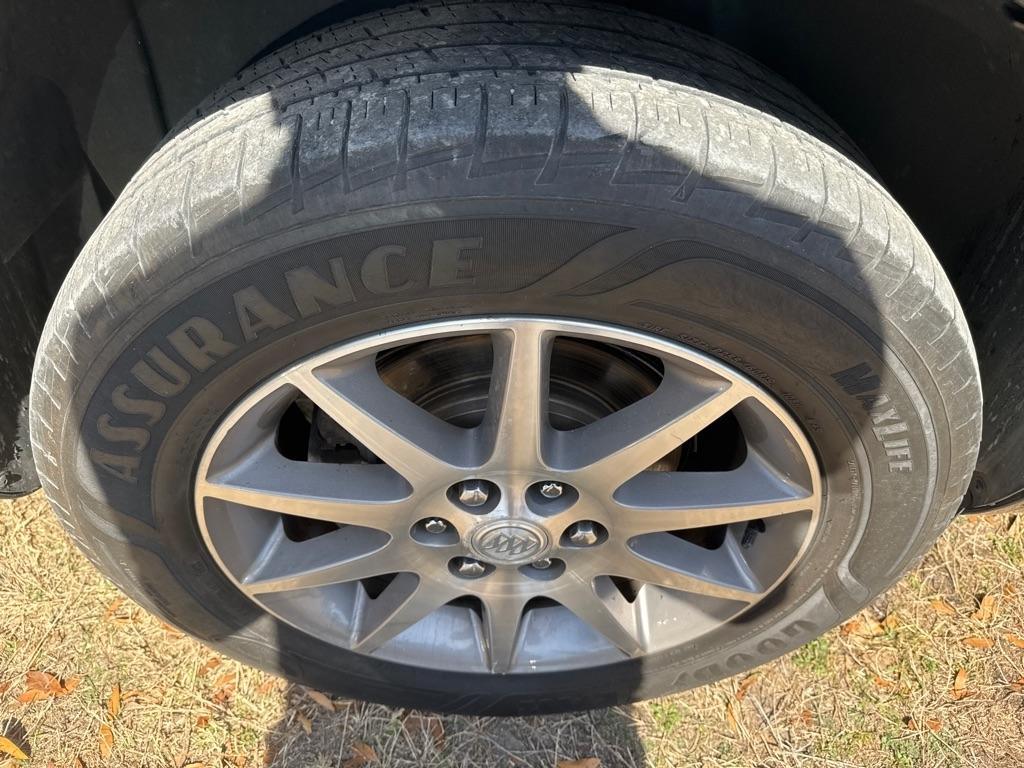 Buick Enclave FWD 4dr Leather 2016