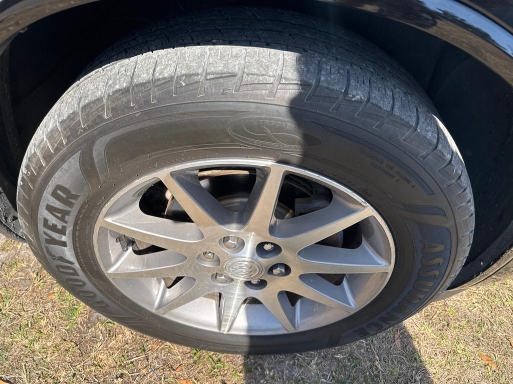 Buick Enclave FWD 4dr Leather 2016