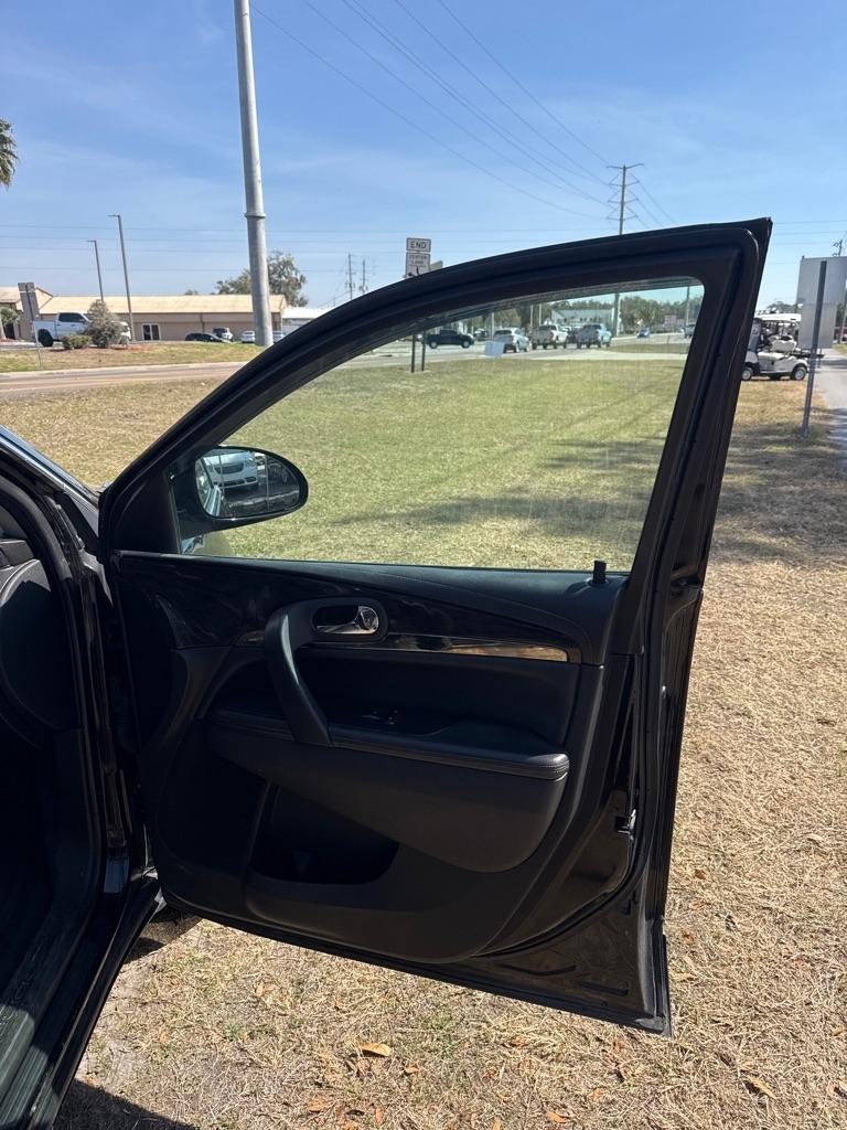 Buick Enclave FWD 4dr Leather 2016