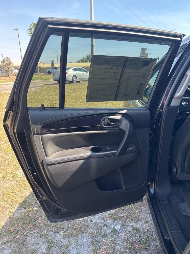 Buick Enclave FWD 4dr Leather 2016