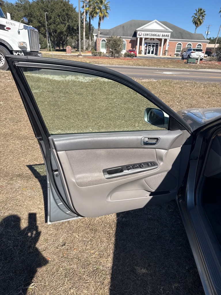 Toyota Camry 4dr Sdn XLE Auto (Natl) 2006