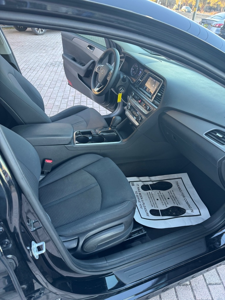 Hyundai Sonata SE 2.4L 2019