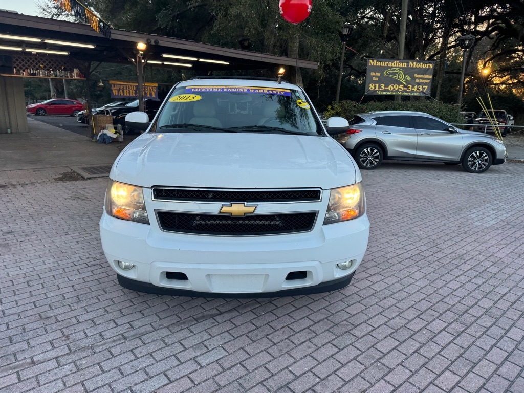 Chevrolet Suburban 2WD 4dr 1500 LT 2013