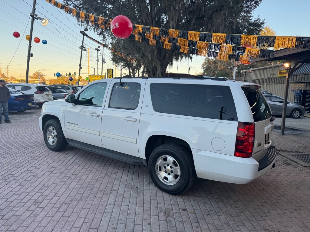 Chevrolet Suburban 2WD 4dr 1500 LT 2013