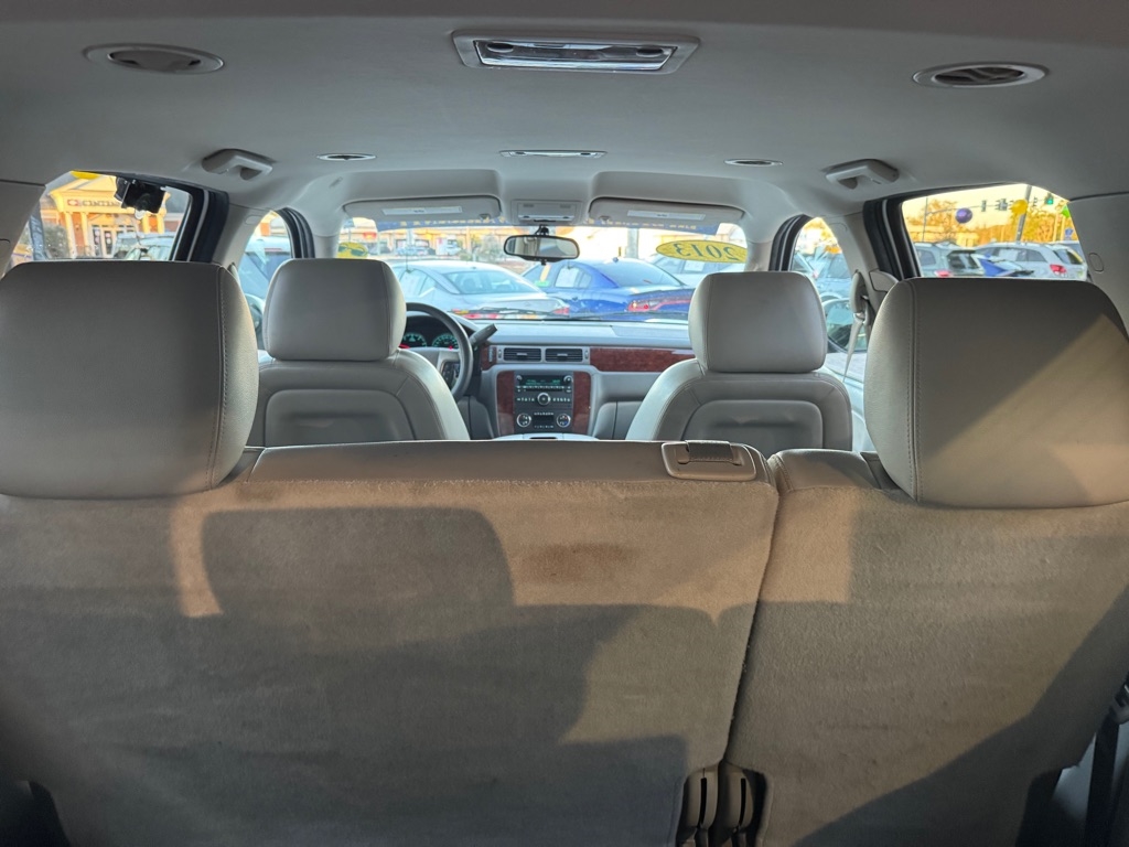 Chevrolet Suburban 2WD 4dr 1500 LT 2013