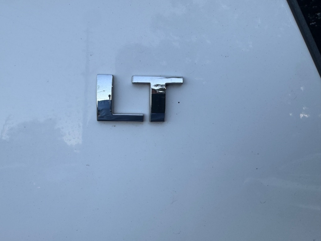 Chevrolet Suburban 2WD 4dr 1500 LT 2013