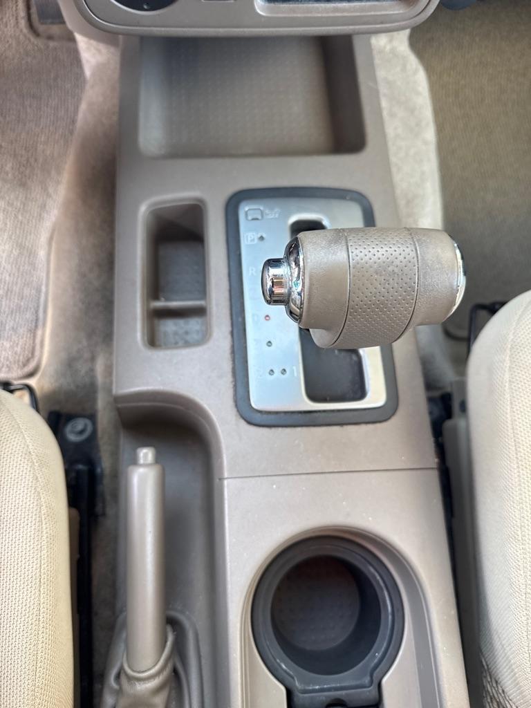 Nissan Frontier 2WD King Cab V6 Auto SV 2012