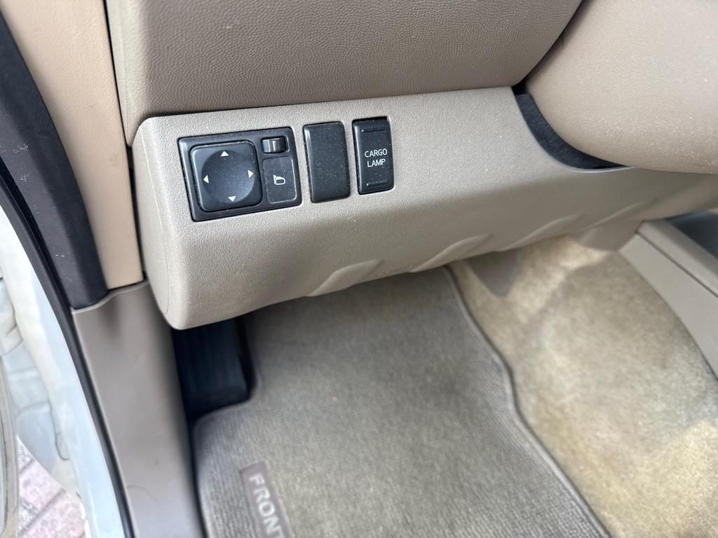 Nissan Frontier 2WD King Cab V6 Auto SV 2012