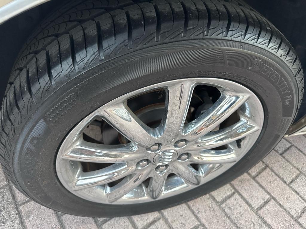 Buick Lucerne 4dr Sdn CXS 2006