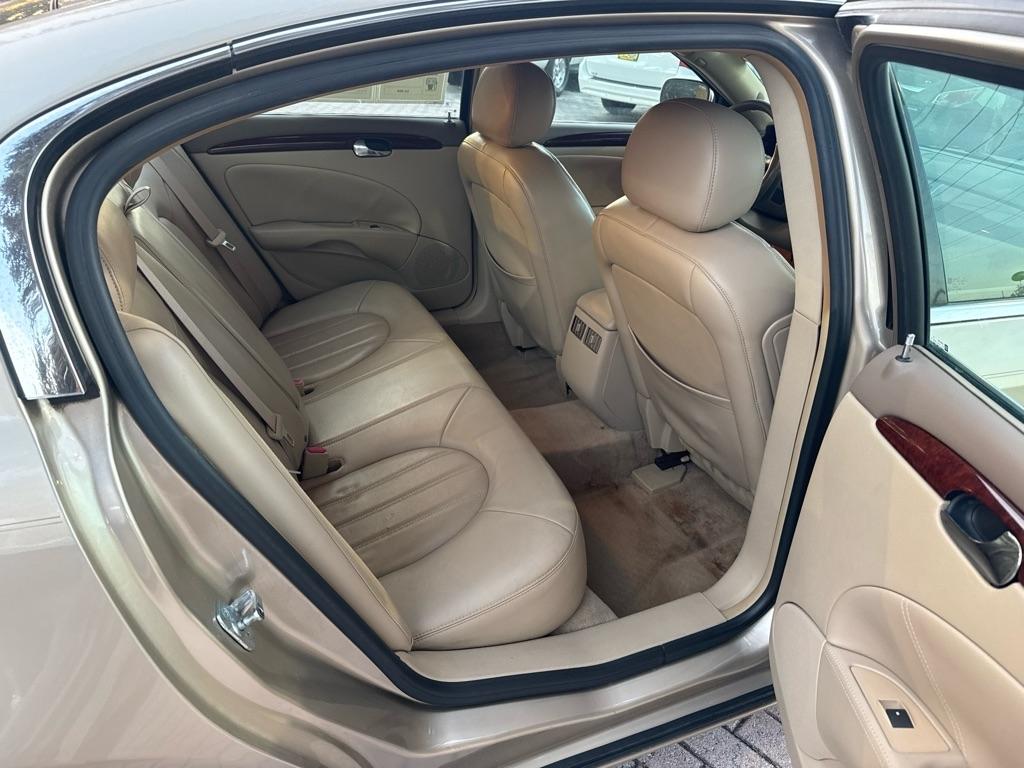 Buick Lucerne 4dr Sdn CXS 2006