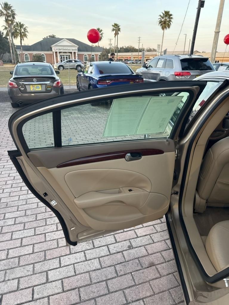 Buick Lucerne 4dr Sdn CXS 2006