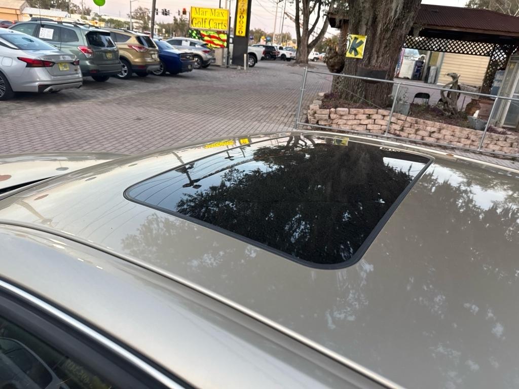 Buick Lucerne 4dr Sdn CXS 2006