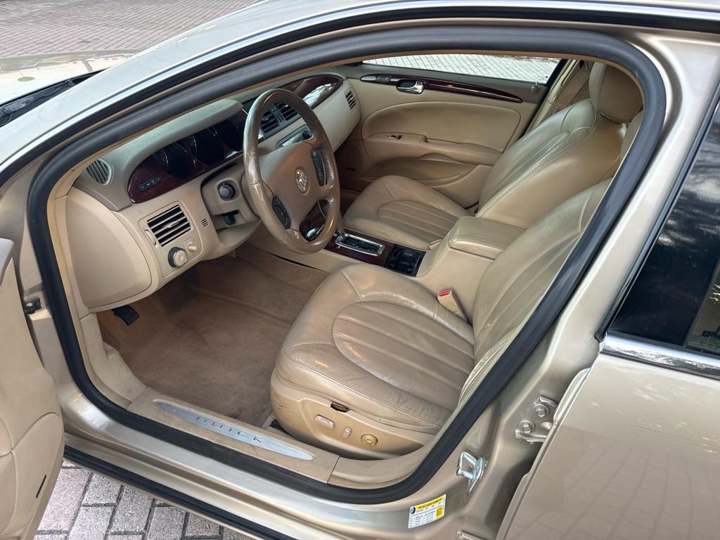 Buick Lucerne 4dr Sdn CXS 2006