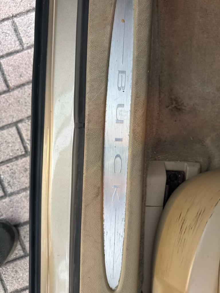 Buick Lucerne 4dr Sdn CXS 2006