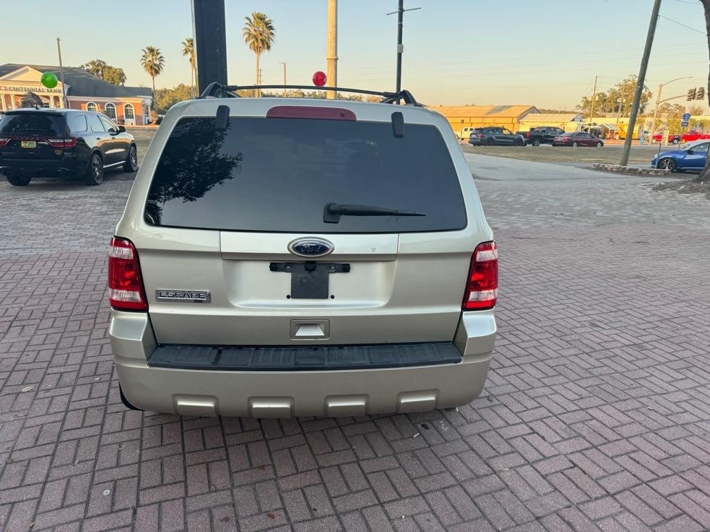 Ford Escape FWD 4dr XLT 2011