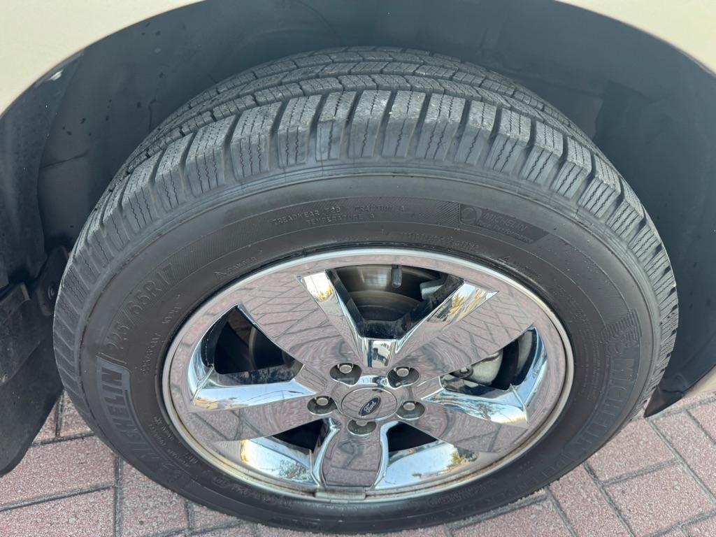 Ford Escape FWD 4dr XLT 2011