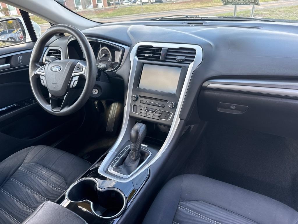 Ford Fusion 4dr Sdn SE FWD 2016