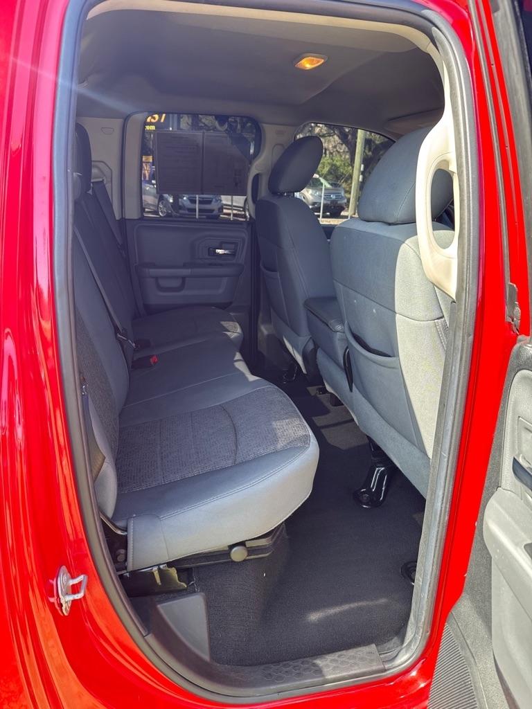 RAM 1500 2WD Quad Cab 140.5" Big Horn 2016