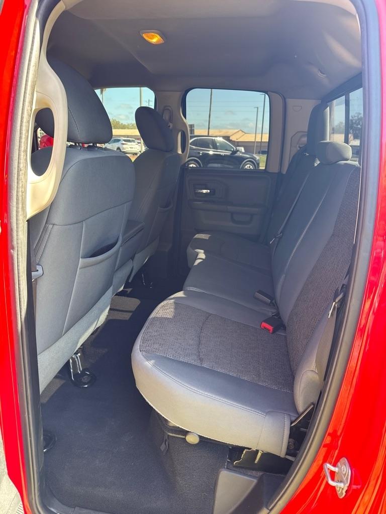 RAM 1500 2WD Quad Cab 140.5" Big Horn 2016