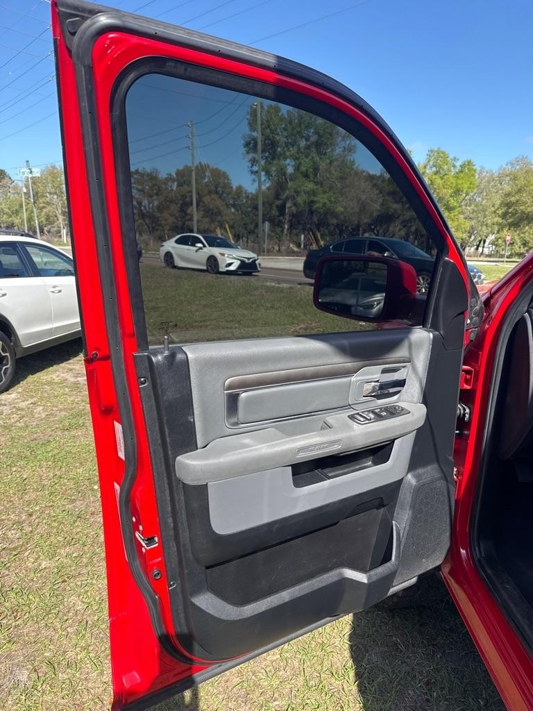 RAM 1500 2WD Quad Cab 140.5" Big Horn 2016