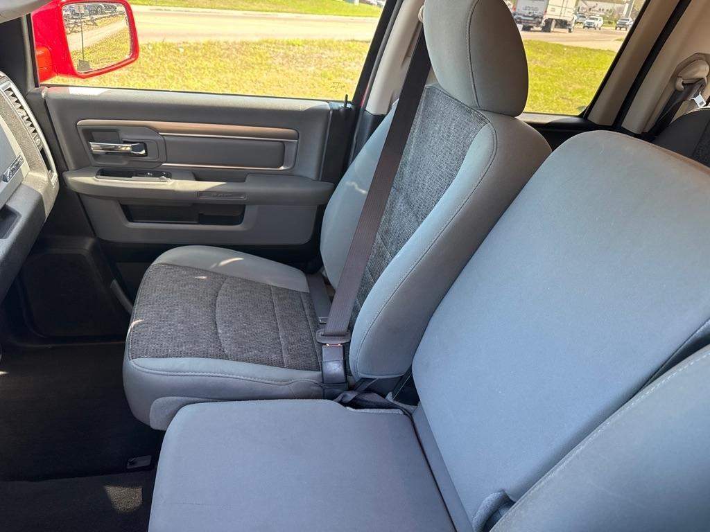 RAM 1500 2WD Quad Cab 140.5" Big Horn 2016