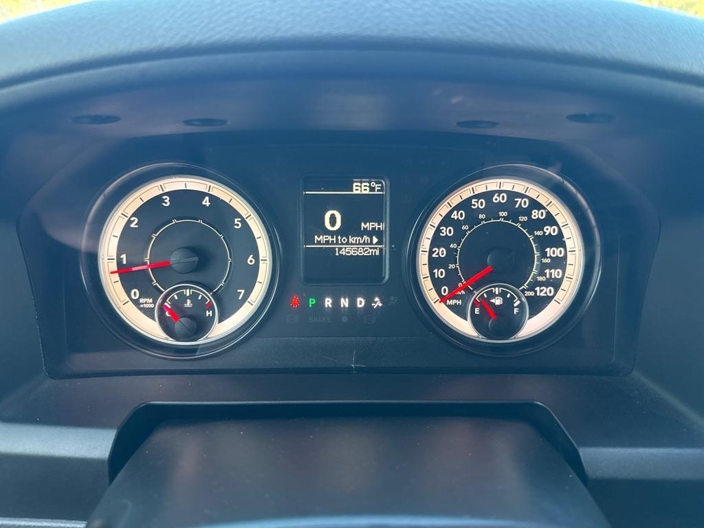 RAM 1500 2WD Quad Cab 140.5" Big Horn 2016