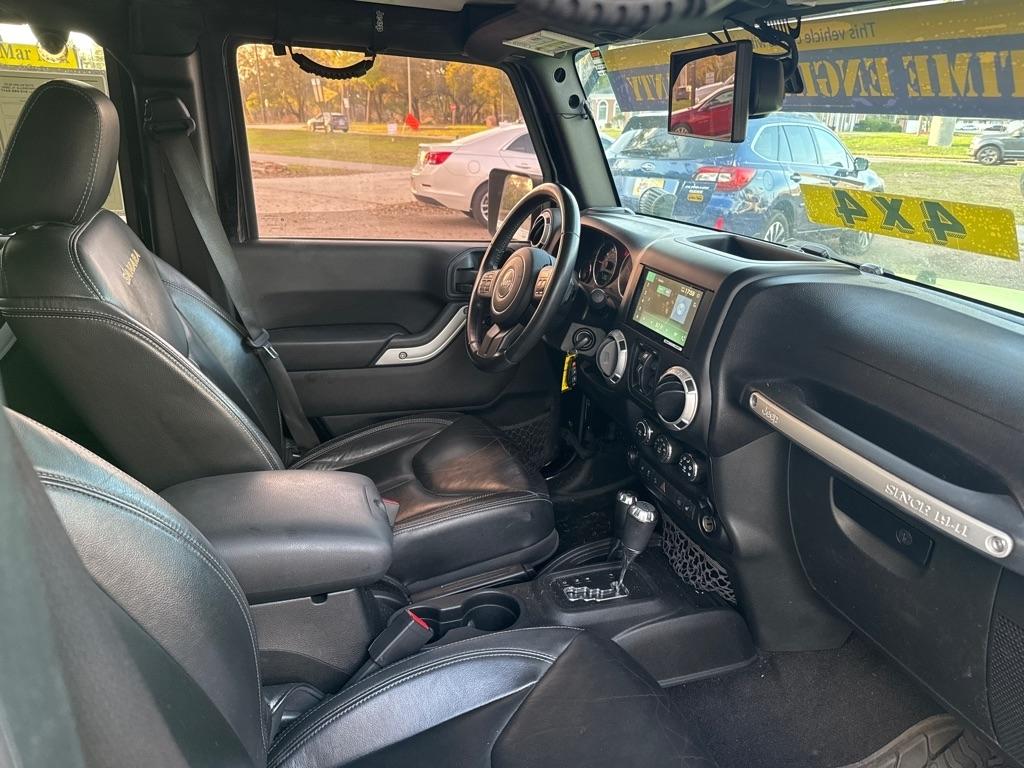 Jeep Wrangler Unlimited 4WD 4dr Sahara 2015