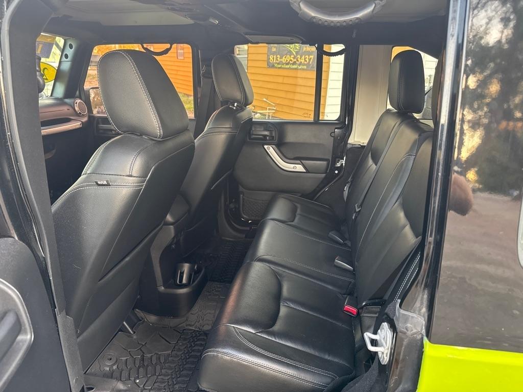 Jeep Wrangler Unlimited 4WD 4dr Sahara 2015