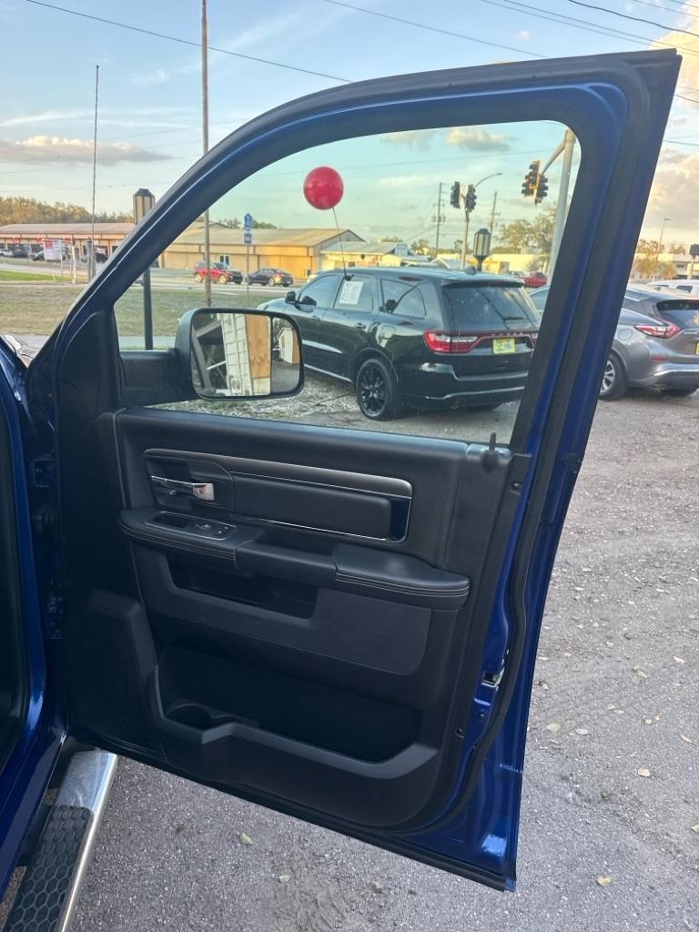 RAM 1500 Sport 4x2 Crew Cab 5'7" Box 2017