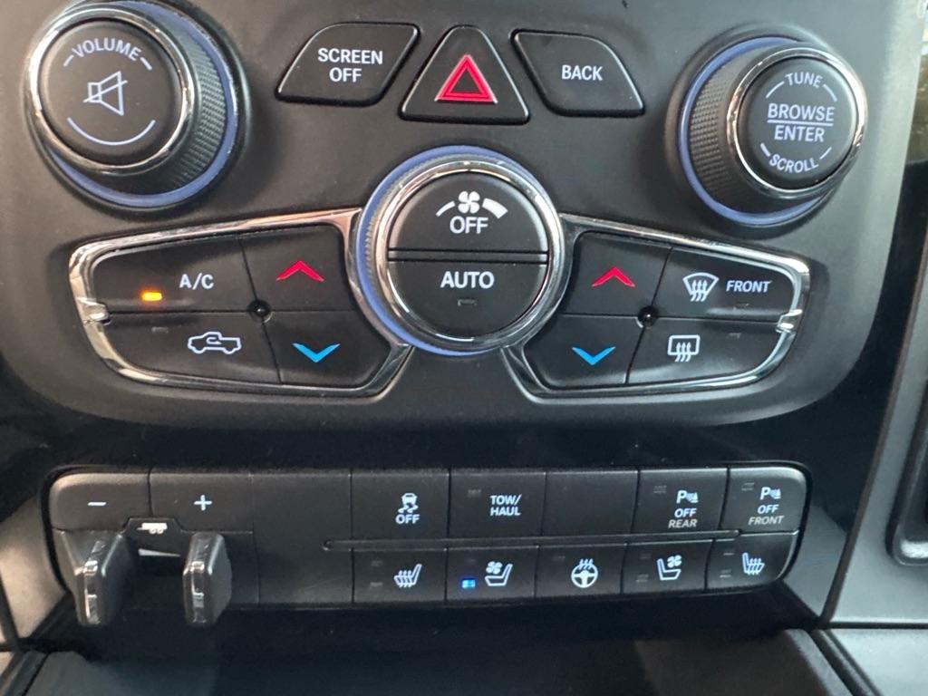 RAM 1500 Sport 4x2 Crew Cab 5'7" Box 2017