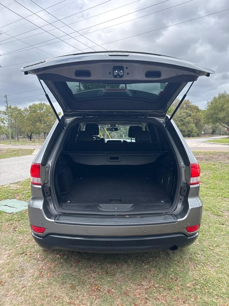 Jeep Grand Cherokee 4WD 4dr Laredo 2011