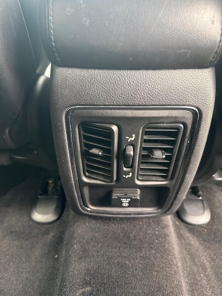 Jeep Grand Cherokee 4WD 4dr Laredo 2011