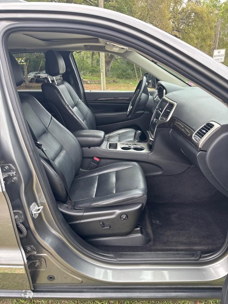 Jeep Grand Cherokee 4WD 4dr Laredo 2011