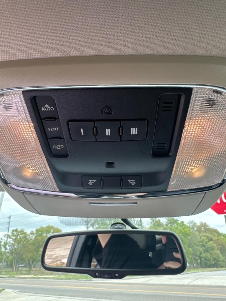 Jeep Grand Cherokee 4WD 4dr Laredo 2011