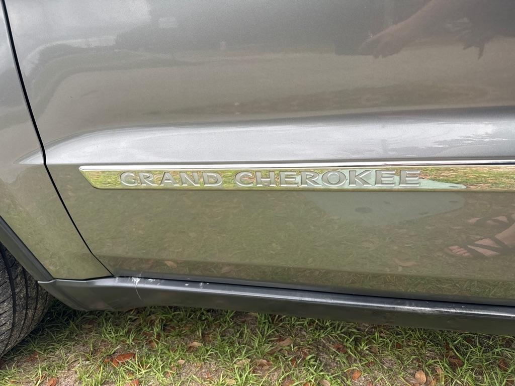 Jeep Grand Cherokee 4WD 4dr Laredo 2011