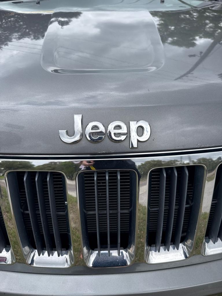 Jeep Grand Cherokee 4WD 4dr Laredo 2011